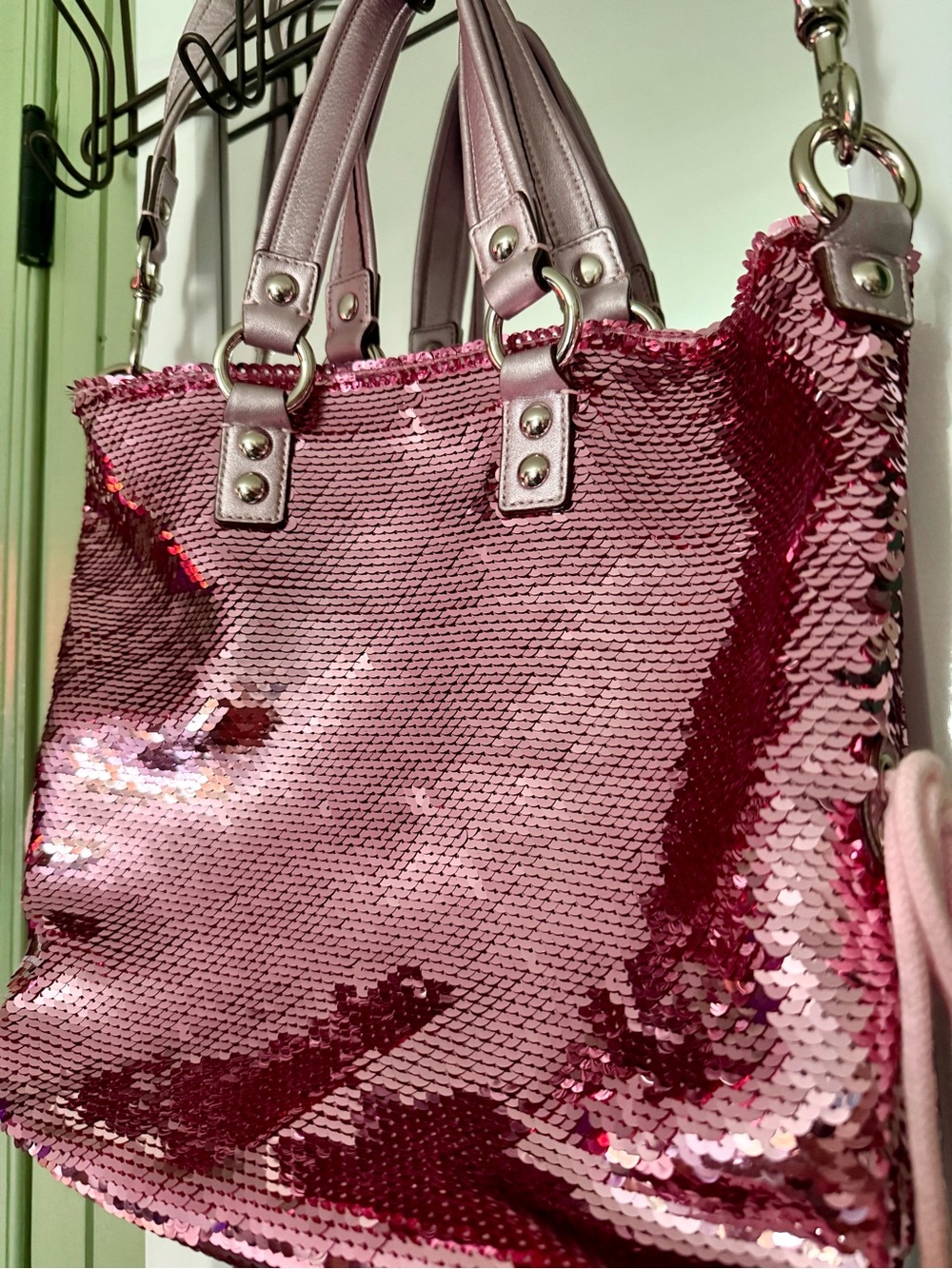 RARE AND PRISTINE!! 🩷 Coach Poppy Y2K Pink Sequin Spotlight Tote Bag - Picture 7 of 9